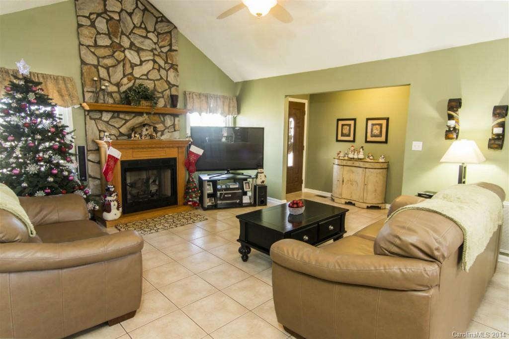 4128 Icard Ridge Road Hickory, NC 28601 - Photo 3 of 18 Gallery Image 3
