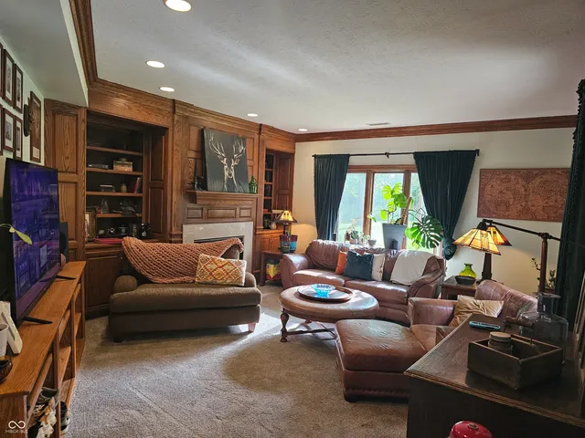 $998,000 | 8423 Mud Creek Road, Indianapolis, IN 46256