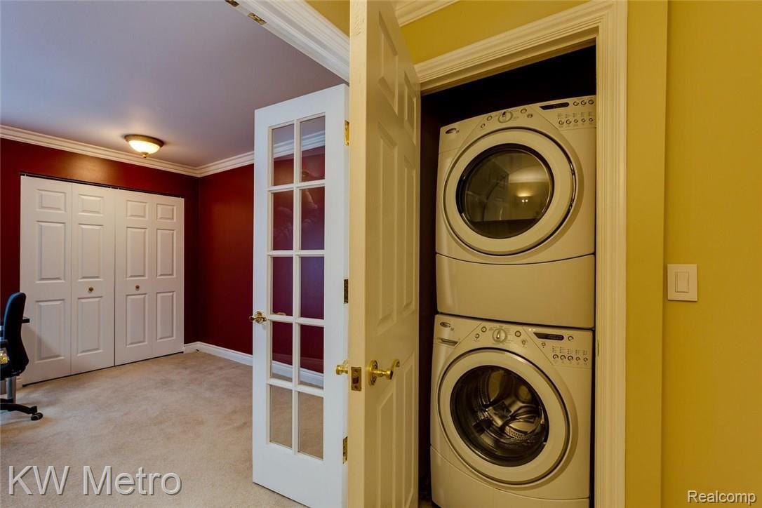 619 Oakbrook West, Unit 619 Rochester, MI 48307 - Photo 11 of 23 619 Oakbrook Drive W Bldg 3-large-011-13-Laundry-1500x1000-72dpi.jpg