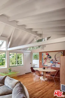 $2,595,000 | 2764 Outpost Drive, Los Angeles, CA 90068