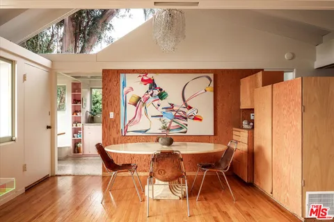 $2,595,000 | 2764 Outpost Drive, Los Angeles, CA 90068