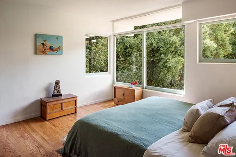 $2,579,000 | 2764 Outpost Drive, Los Angeles, CA 90068