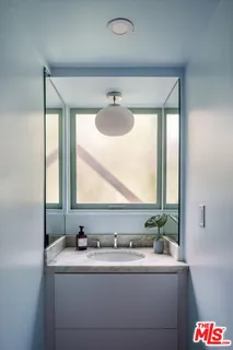 $2,595,000 | 2764 Outpost Drive, Los Angeles, CA 90068