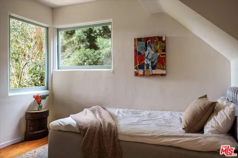 $2,595,000 | 2764 Outpost Drive, Los Angeles, CA 90068