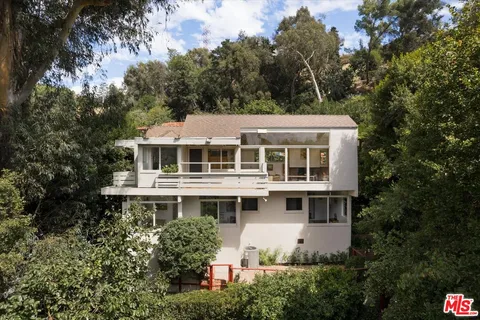 $2,579,000 | 2764 Outpost Drive, Los Angeles, CA 90068