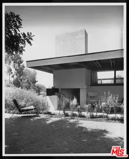 $2,579,000 | 2764 Outpost Drive, Los Angeles, CA 90068