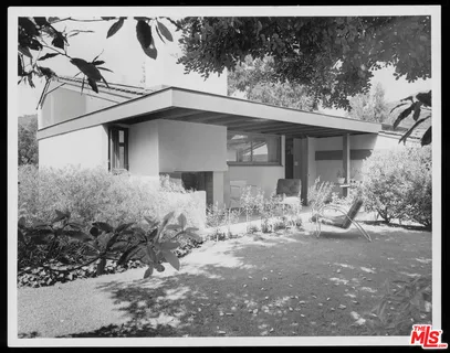 $2,579,000 | 2764 Outpost Drive, Los Angeles, CA 90068