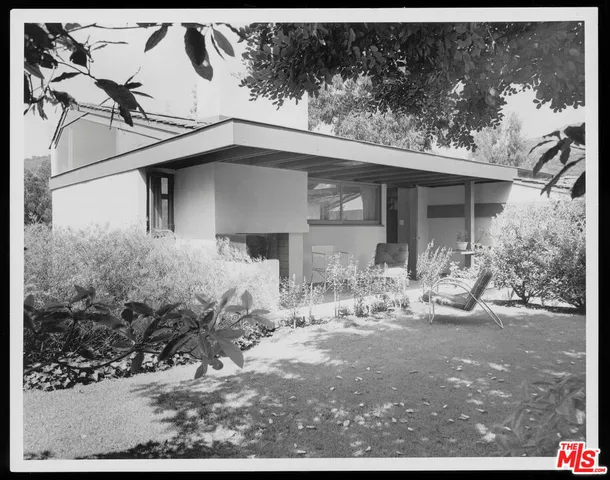 $2,579,000 | 2764 Outpost Drive, Los Angeles, CA 90068