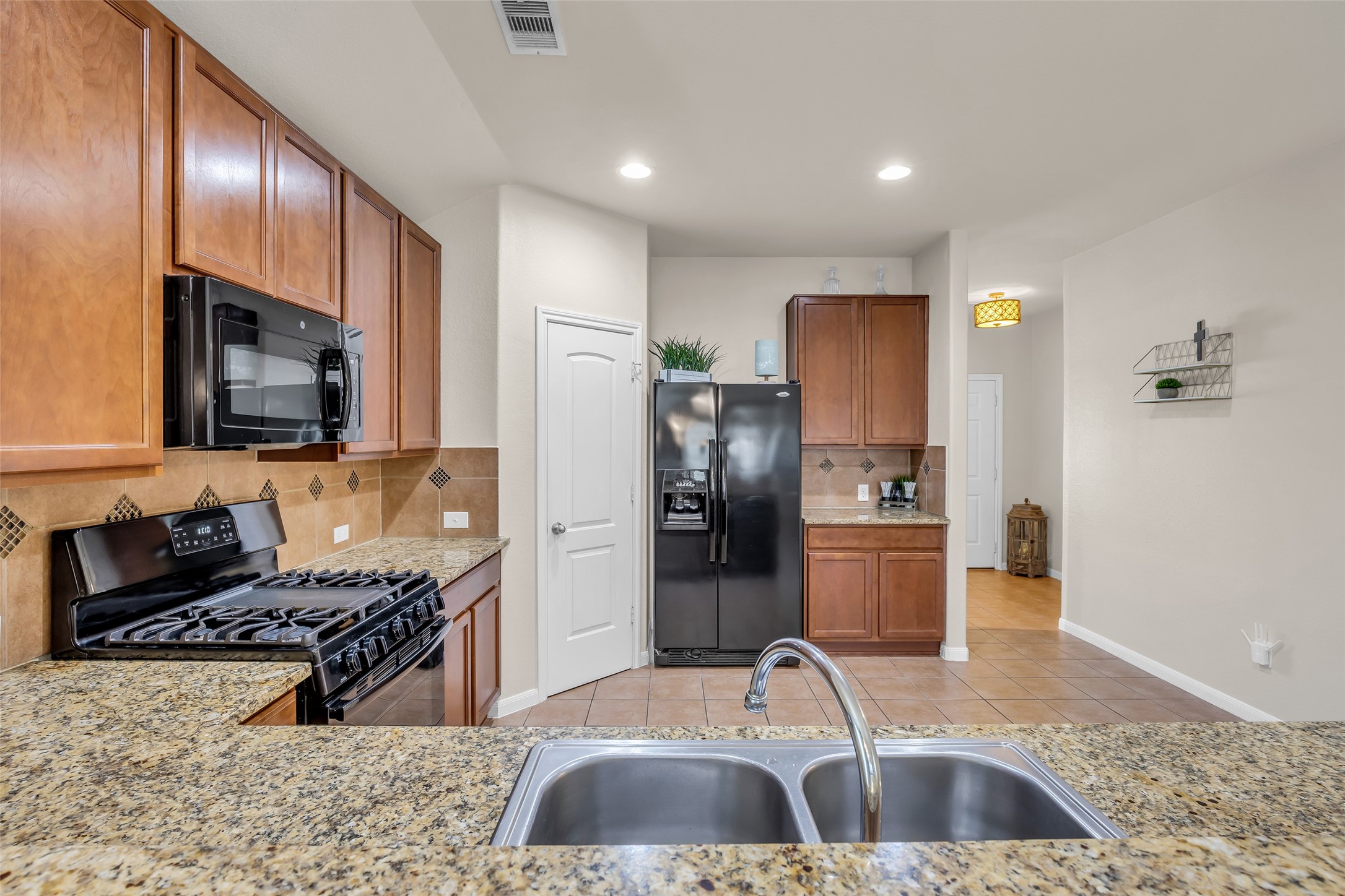 28614 Lockeridge Farms Drive Spring, TX 77386 - Photo 16 of 35