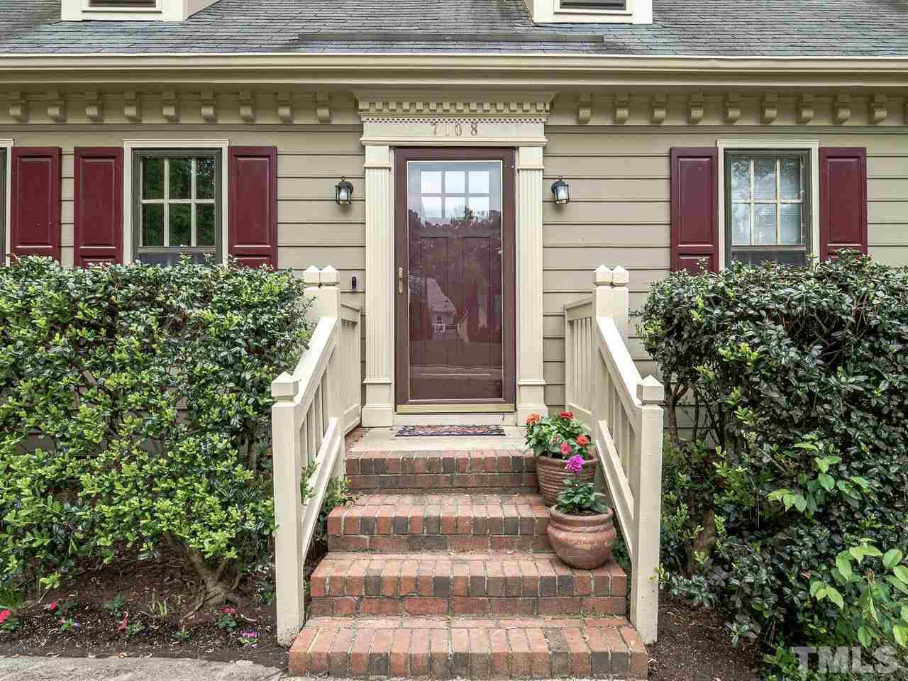 7108 Glendower Road Raleigh, NC 27613 - Photo 4 of 30