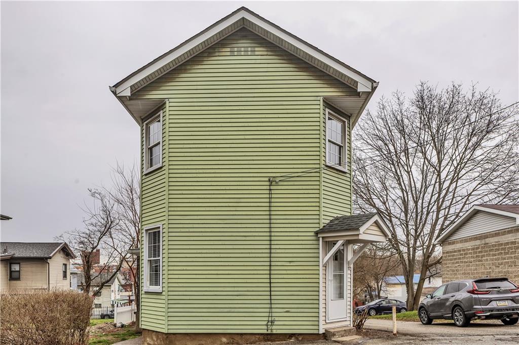 10 Clark Street Greensburg, PA 15601 - Photo 3 of 30