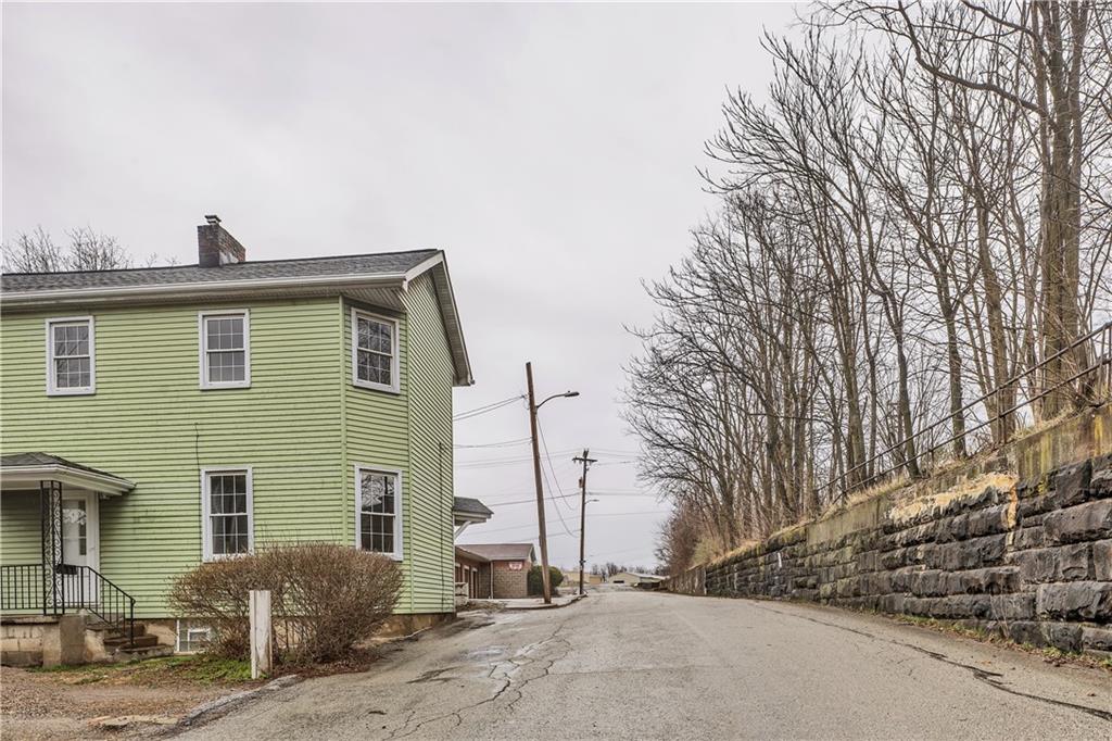 10 Clark Street Greensburg, PA 15601 - Photo 4 of 30
