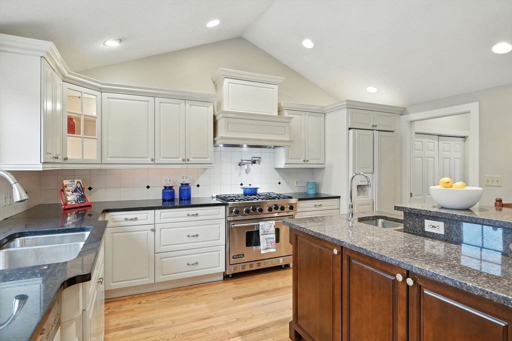 124 Longfellow Drive Longmeadow, MA 01106 - Photo 12 of 41