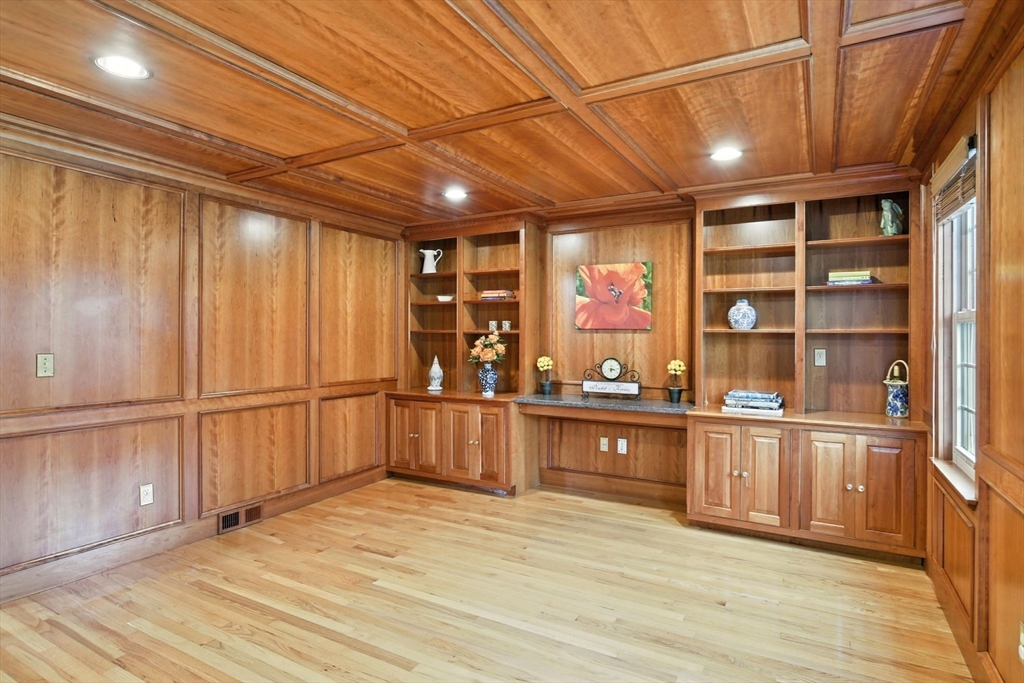 124 Longfellow Drive Longmeadow, MA 01106 - Photo 15 of 41