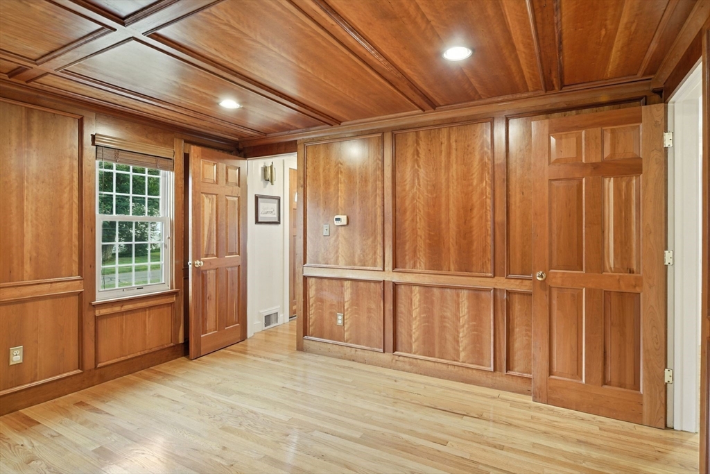 124 Longfellow Drive Longmeadow, MA 01106 - Photo 16 of 41