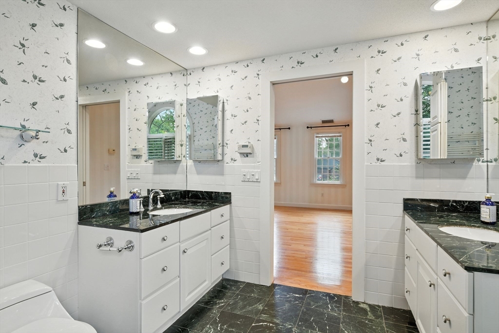 124 Longfellow Drive Longmeadow, MA 01106 - Photo 19 of 41