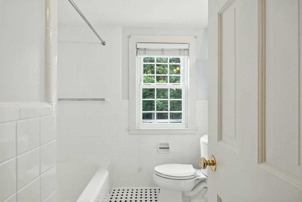 124 Longfellow Drive Longmeadow, MA 01106 - Photo 30 of 41