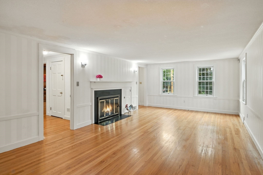 124 Longfellow Drive Longmeadow, MA 01106 - Photo 7 of 41