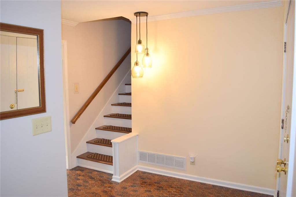708 Canyon Road Indianapolis, IN 46217 - Photo 5 of 24 Gallery Image 5