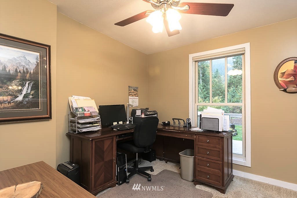 12220 Upper Preston Road Southeast Issaquah, WA 98027 - Photo 15 of 22 Gallery Image 15