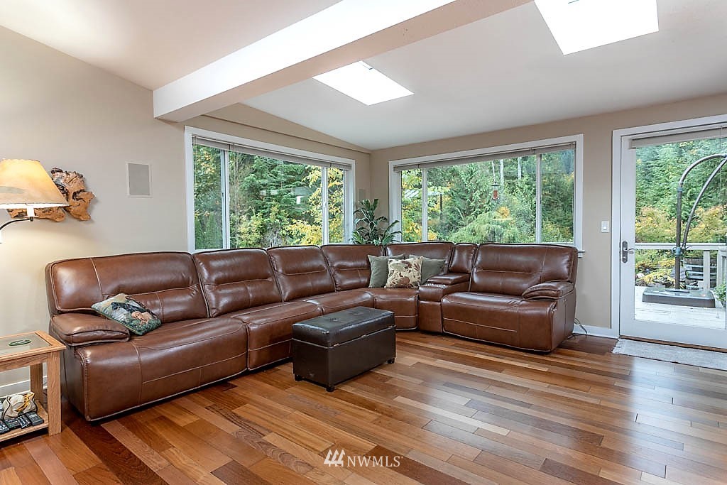 12220 Upper Preston Road Southeast Issaquah, WA 98027 - Photo 5 of 22 Gallery Image 5