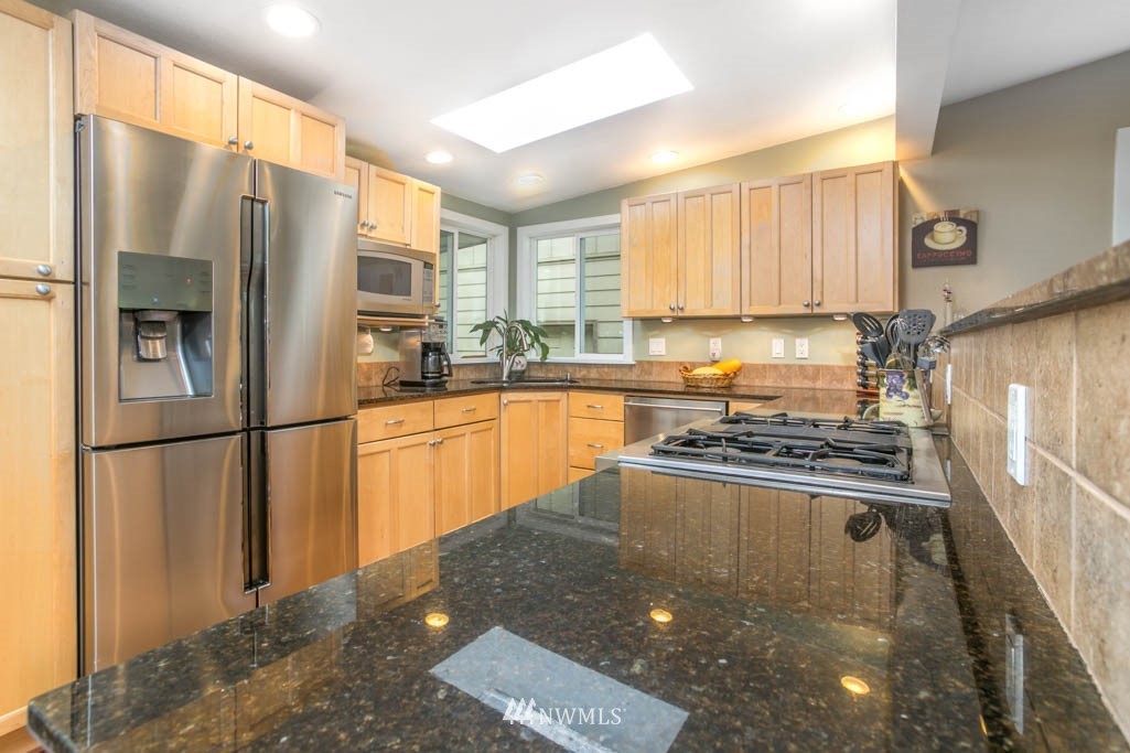 12220 Upper Preston Road Southeast Issaquah, WA 98027 - Photo 8 of 22 Gallery Image 8
