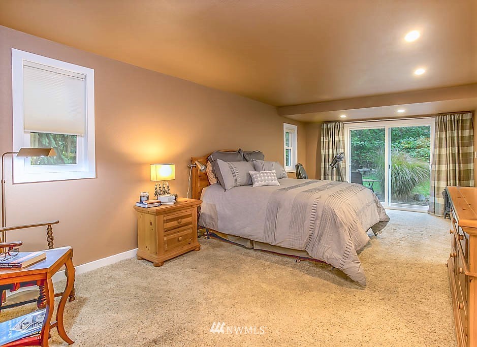 12220 Upper Preston Road Southeast Issaquah, WA 98027 - Photo 9 of 22 Gallery Image 9