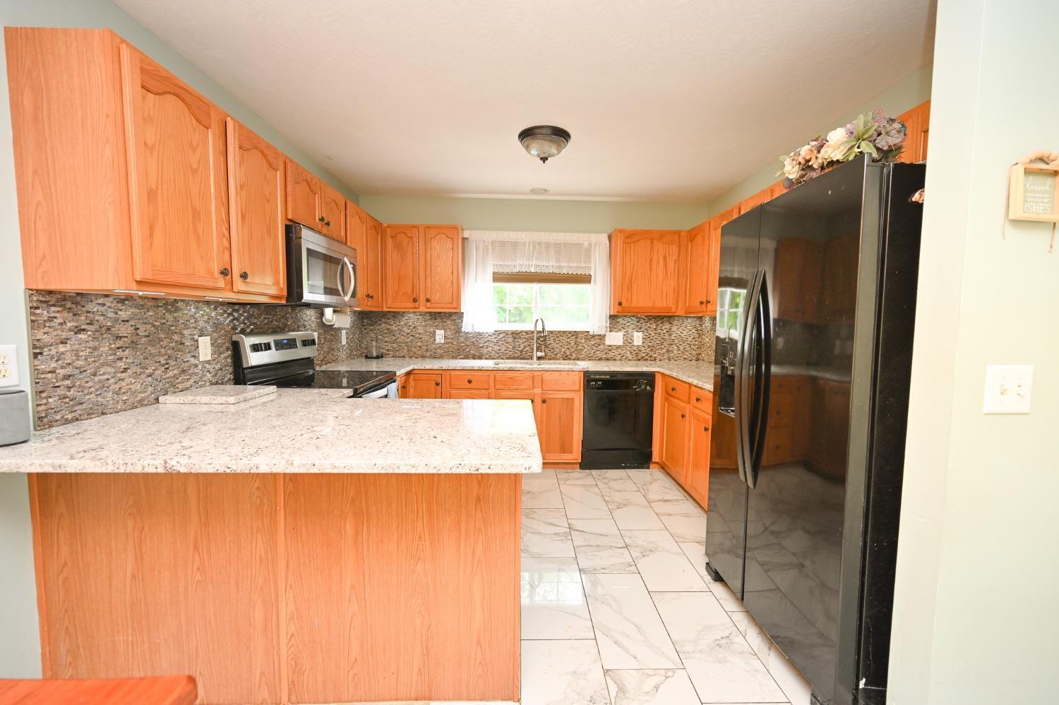 3051 Compton Road Cincinnati, OH 45251 - Photo 12 of 43
