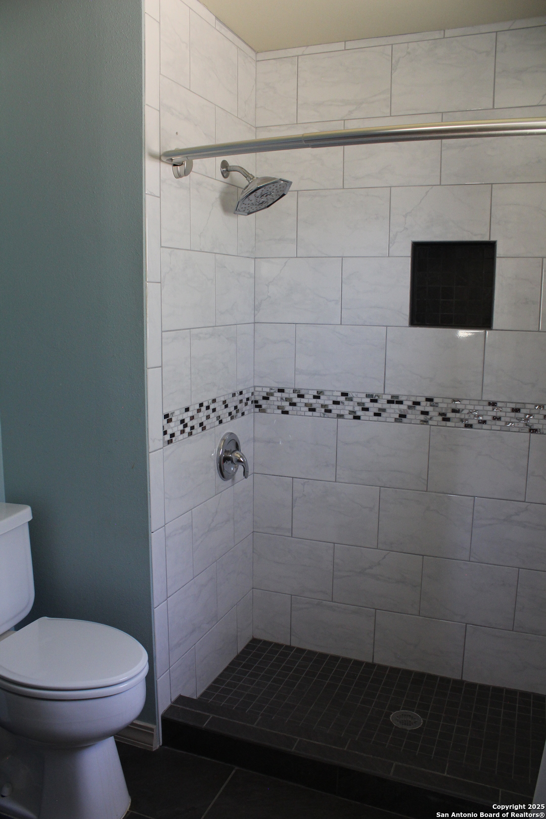 24590 Trumbo Road San Antonio, TX 78264 - Photo 11 of 34 a bathroom with a toilet