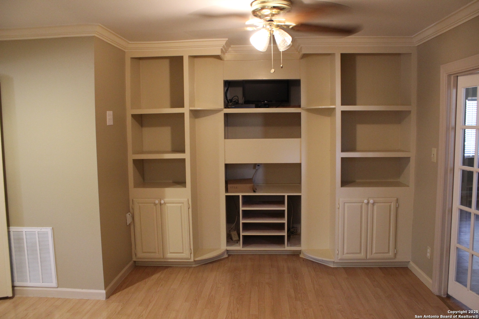 24590 Trumbo Road San Antonio, TX 78264 - Photo 28 of 34 a view of a livingroom with furniture and chandelier fan