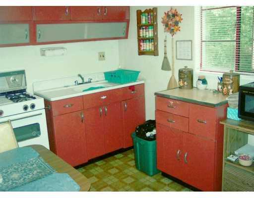 602 Filmore Road Forest Hills, PA 15221 - Photo 3 of 8 Kitchen.