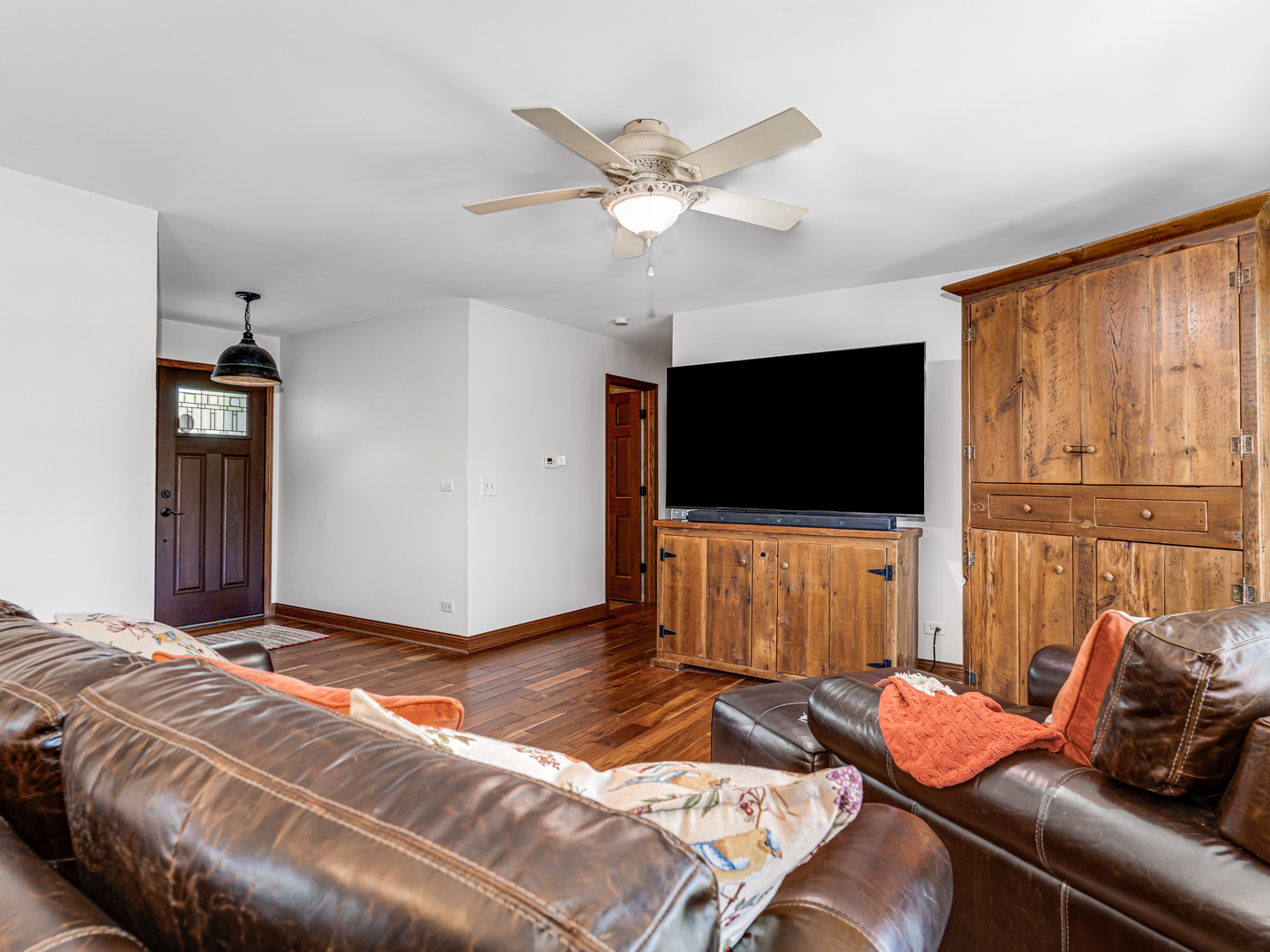 302 Delaware Drive Bolingbrook, IL 60440 - Photo 4 of 21 a bedroom with a bed and a flat screen tv