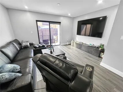 $2,500 | 110 Southwest 108th Avenue, Unit H2, Sweetwater, FL 33174