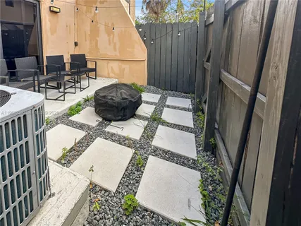 $2,500 | 110 Southwest 108th Avenue, Unit H2, Sweetwater, FL 33174