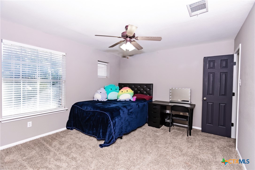 612 Pumpkin Drive Temple, TX 76502 - Photo 25 of 33 a living room with furniture