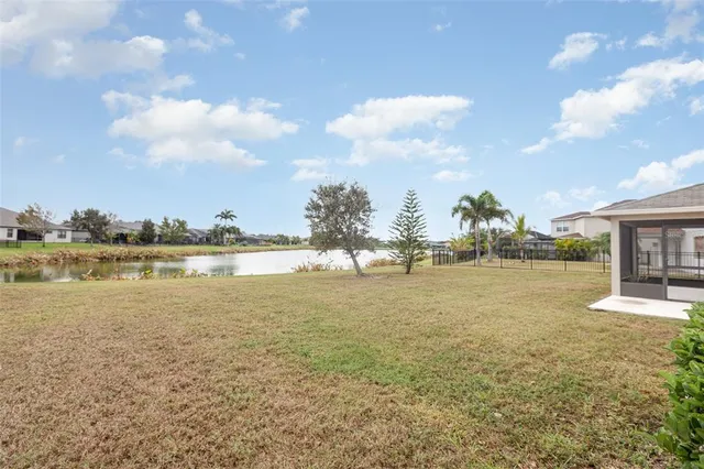 $325,000 | 221 Star Shell Drive, Apollo Beach, FL 33572