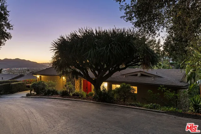 $1,499,000 | 702 Cavanagh Road, Glendale, CA 91207