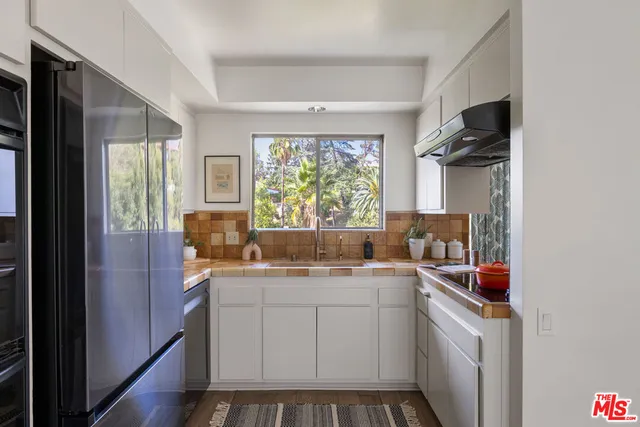 $1,499,000 | 702 Cavanagh Road, Glendale, CA 91207