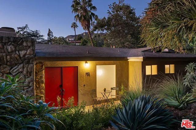 $1,499,000 | 702 Cavanagh Road, Glendale, CA 91207