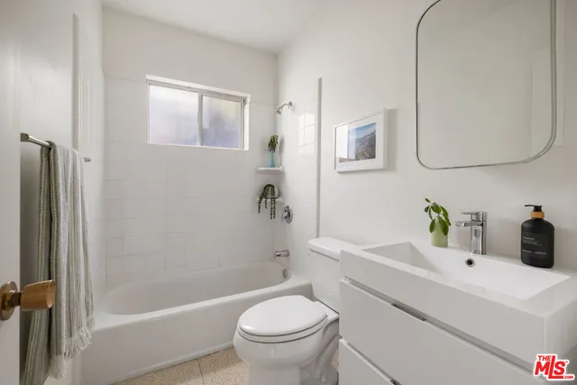 $1,499,000 | 702 Cavanagh Road, Glendale, CA 91207