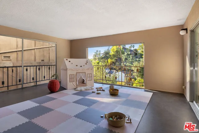 $1,499,000 | 702 Cavanagh Road, Glendale, CA 91207