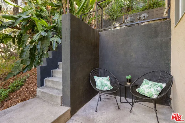 $1,499,000 | 702 Cavanagh Road, Glendale, CA 91207