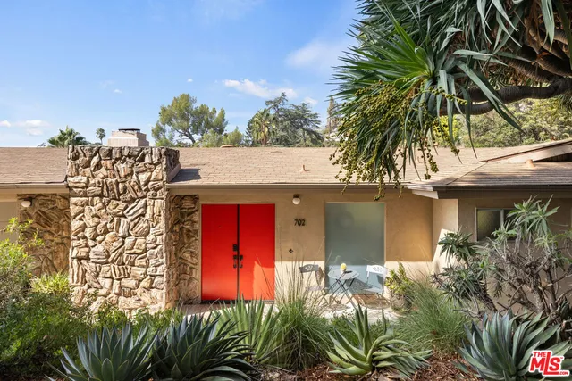 $1,499,000 | 702 Cavanagh Road, Glendale, CA 91207