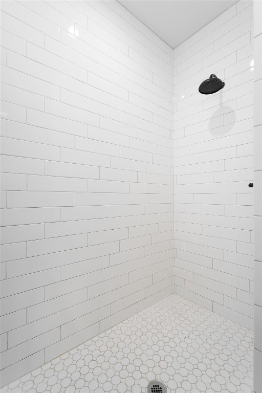 33 Deer Ridge Road Wimberley, TX 78676 - Photo 21 of 40 a bathroom with a shower