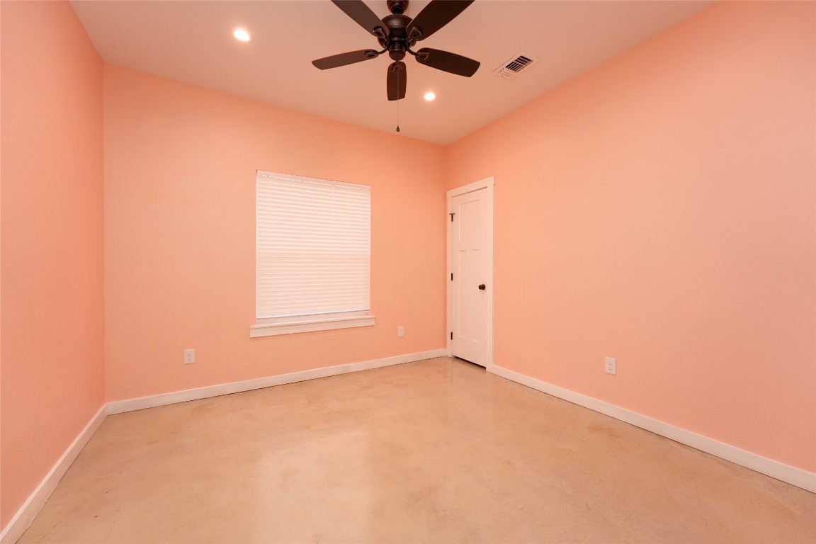 33 Deer Ridge Road Wimberley, TX 78676 - Photo 25 of 40 a view of an empty room