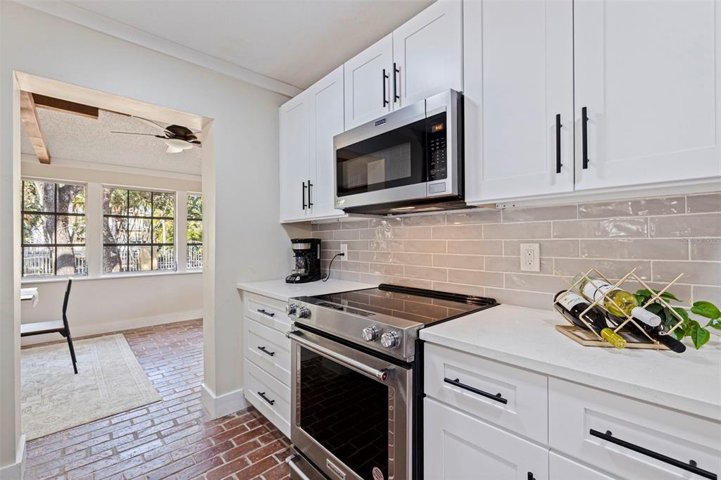 2901 Pelham Road North St. Petersburg, FL 33710 - Photo 17 of 46