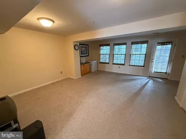 $3,100 | 7211 Maidstone Place, Unit 201, Elkridge, MD 21075
