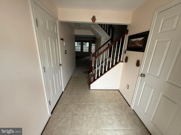 $3,100 | 7211 Maidstone Place, Unit 201, Elkridge, MD 21075