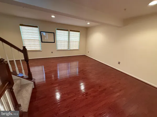 $3,100 | 7211 Maidstone Place, Unit 201, Elkridge, MD 21075
