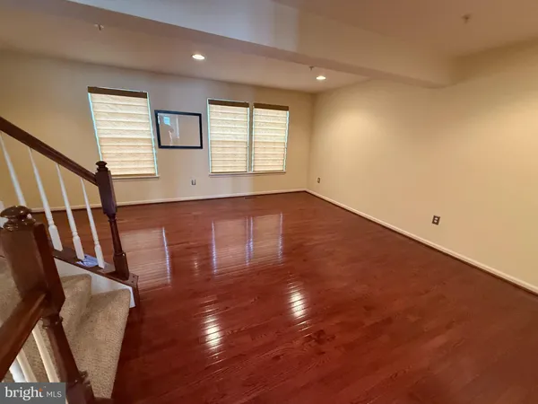 $3,100 | 7211 Maidstone Place, Unit 201, Elkridge, MD 21075